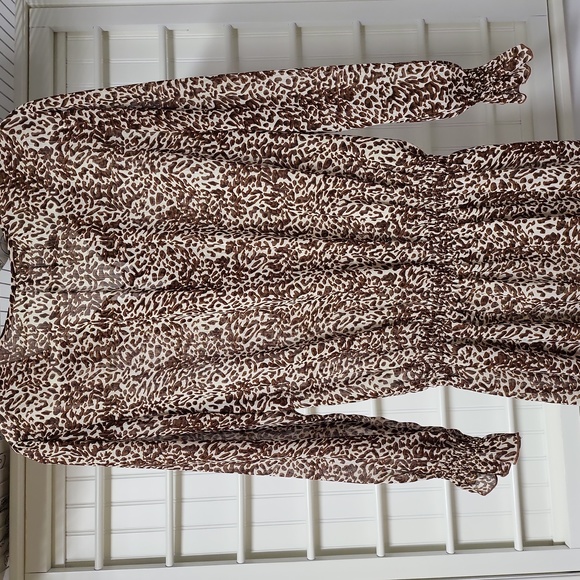 Size large Shiloh coin pullover blouse - Picture 2 of 4